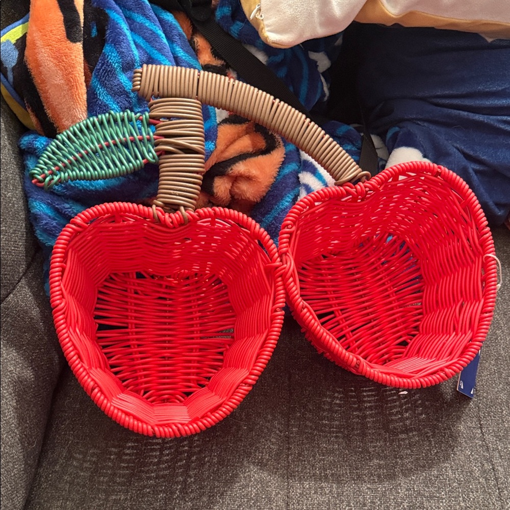 Ciroa Red cherry Basket